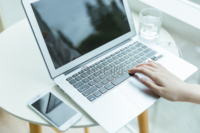 咖啡館使用電腦特寫圖片素材 免費(fèi)下載與高清應(yīng)用指南